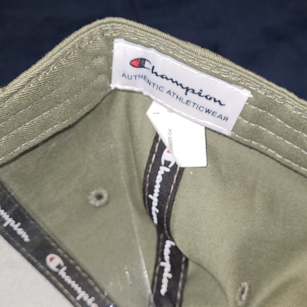 New Champion ๐ Classic twill logo hat - Picture 9 of 10